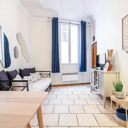 2 Bdr Heart Old Town *