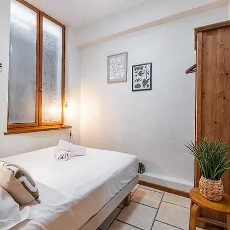 2 Bdr Heart Old Town Nizza