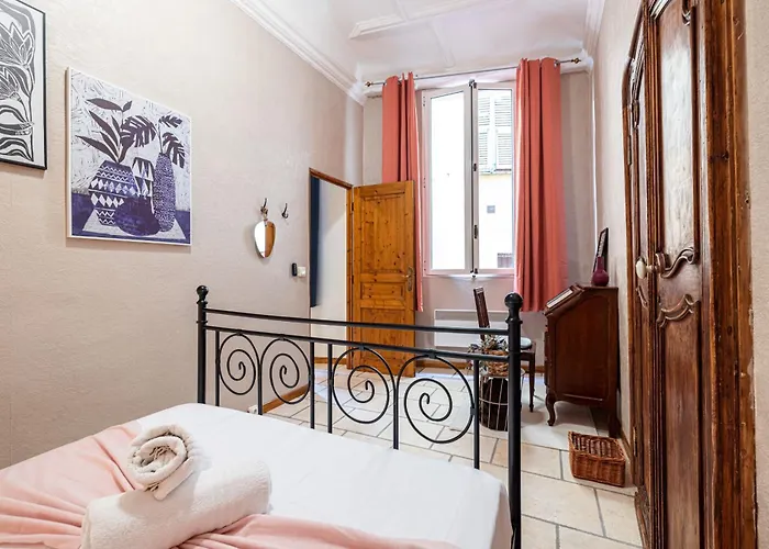 2 Bdr Heart Old Town شقة نيس